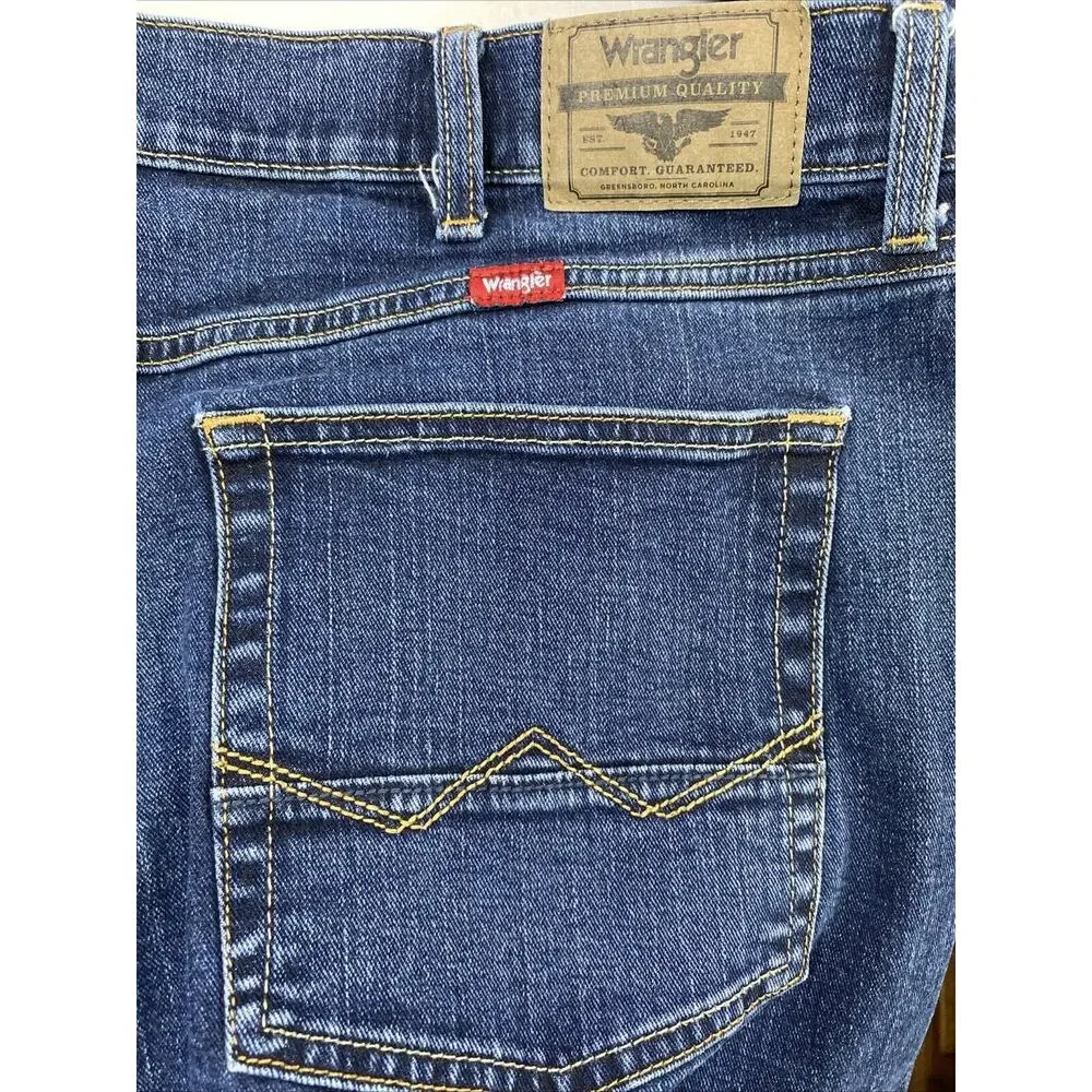 Wrangler Jeans Mens 40 x 29 Blue Dark‎ Wash Denim Straight Fit Casual